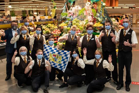 Frische, Auswahl und Genuss: Seit über vier Jahrzehnten ist Edeka Wagner weit über die Stadtgrenzen Coburgs hinaus bekannt für ein Einkaufserlebnis der besonderen Art. Geschäftsführer Jörg Wagner: „Wer bei uns einkauft, bekommt garantiert das Beste, was Beet und Baum zu bieten haben.“ 