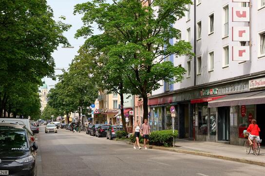 Autos raus und Radler rein: Die Händler in der Augustenstraße befürchten Umsatzverluste und Geschäftsaufgaben.