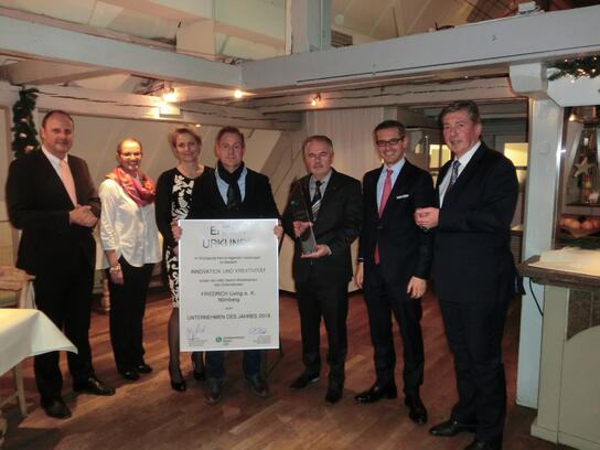 v.l.: Natascha Vogel (Friedrich Living), Ralph Friedrich (Friedrich Living), Jürgen Oriold (HBE-Bezirksvorsitzender), Michael Fraas (Wirtschaftsreferent Stadt Nürnberg) und Uwe H. Werner (HBE-Bezirksgeschäftsführer).