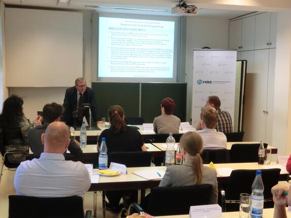 Nürnberg: HBE informiert über Arbeitsrecht