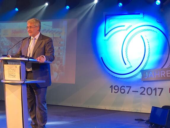 Regensburg: HBE gratuliert zu 50 Jahre Donau-Einkaufszentrum