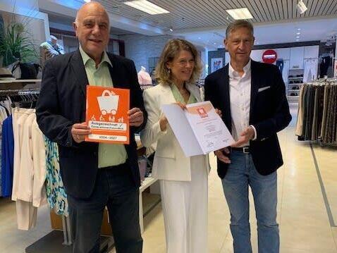 Generationenfreundliches Einkaufen: Modehaus Xaver Mayr zum zweiten Mal ausgezeichnet