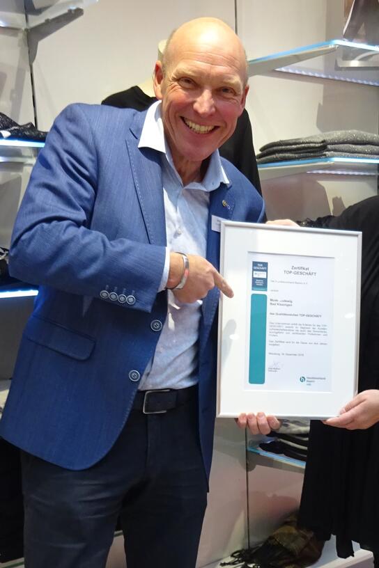 Das Modehaus von Ralf Ludewig wurde vom HBE mit dem Siegel „Top-Geschäft“ ausgezeichnet.