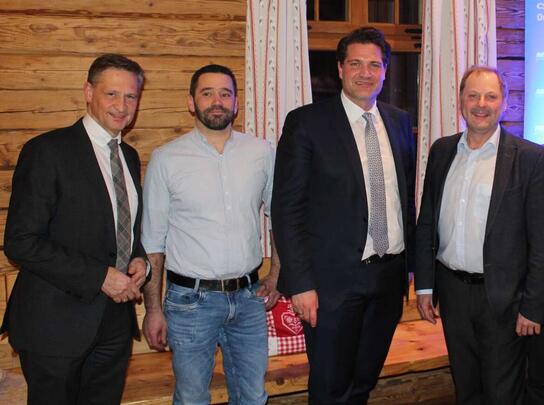 (v.l.): HBE-Hauptgeschäftsführer Wolfgang Puff, Michael Andrä Kreishandwerksmeister), Thomas Geppert (Dehoga-Landesgeschäftsführer) und Sepp Wiedemann.