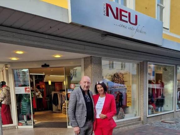 Moosburg: Mode Neu feiert Geschäftsjubiläum