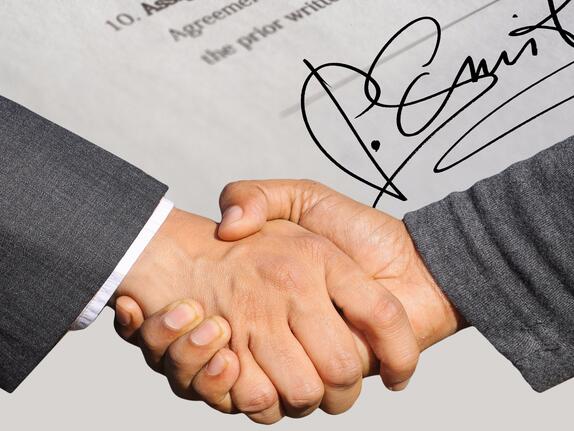 Wichtige Vorlagen für Arbeitgeber: Die Musterarbeitsverträge des HBE