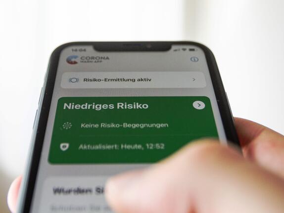 Sinkende Corona-Inzidenzen: Licht am Ende des Tunnels?