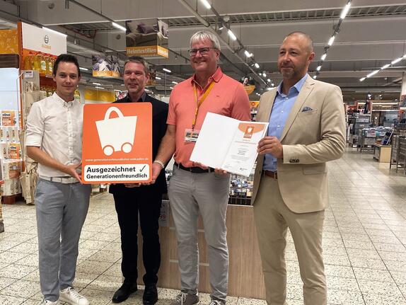 Schwandorf: Auszeichnung für Globus