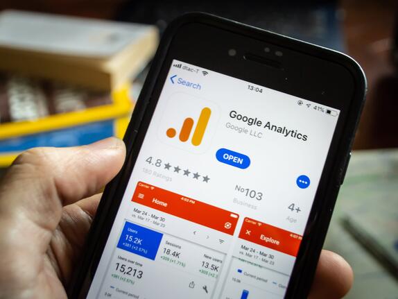 Google Analytics richtig nutzen: Von Standardberichten bis zur eigenen Analyse