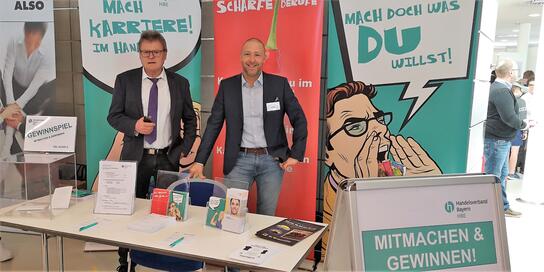 HBE-Bezirksgeschäftsführer Josef Kellermann (l.) und HBE-Referent Christian Spielvogel auf der Ausbildungsmesse