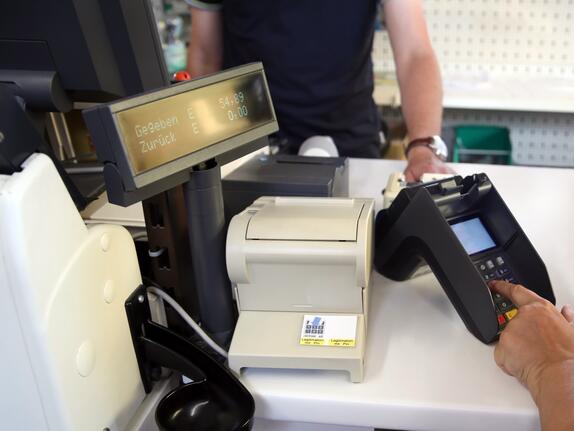 Elektronische Kassensysteme: Meldung an Finanzamt seit dem 1. Januar 2025 möglich