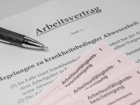 Krankfeiern: Was tun bei Verdacht auf Blaumachen?