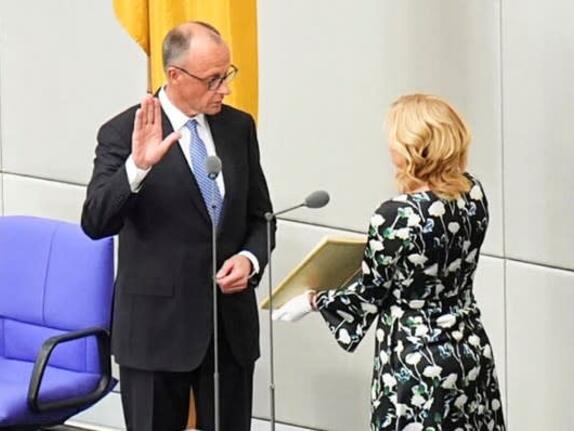 Neuer Bundeskanzler gewählt: Handel fordert rasche Maßnahmen für Wirtschaftswachstum