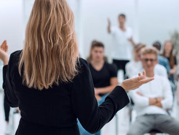 Sicher &amp; kompetent im Verkauf: Sachkundeseminare der Akademie Handel