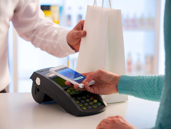 Bezahlen an der Kasse: Smartphones auf dem Vormarsch