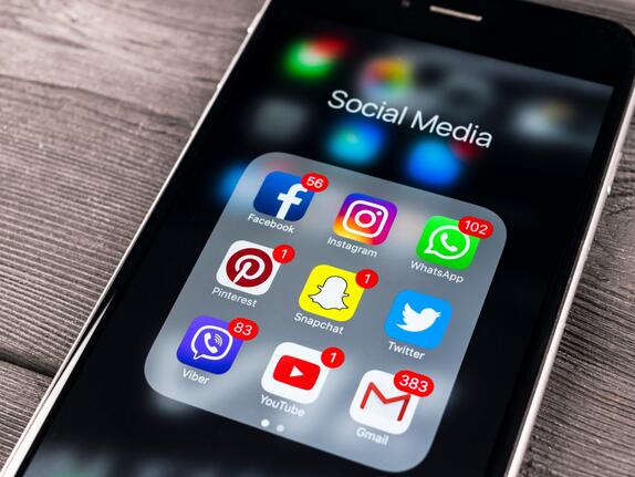 Kunden digital erreichen: Social Media als Verkaufskanal für Händler