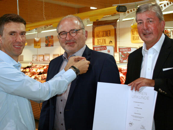 Goldene Ehrennadel: Handelsverband ehrt Matthias Zwingel