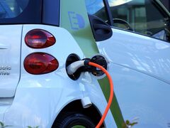 GEIG: HDE begrüßt mehr Praxisnähe beim Ausbau der Ladeinfrastruktur