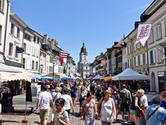 Aktuelle HDE-Studie: 78 Prozent fühlen sich in Innenstädten sicher 