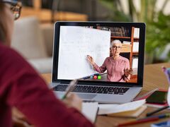 Top-Führungskräfte im eigenen Haus entwickeln: Mitarbeiterbindung durch Masterprogramme