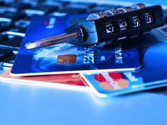 Rund 1.800 neue Fake-Shops pro Monat: Der HDE warnt vor Online-Betrug