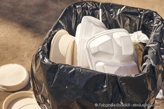 Verpackungssteuer wird in Bayern verboten.